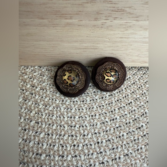 Vintage  ClipOn Earrings - Picture 2 of 4